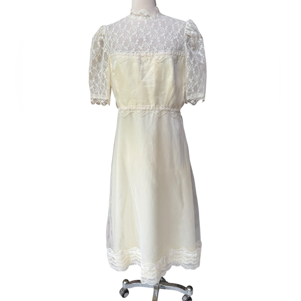 1970s does Edwardian Era Extensive Lace Detailing, High‎ Neckline, Bridal/Formal